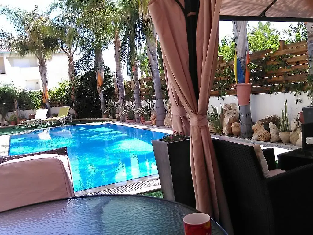 Villa Long Beach Garden Larnaca