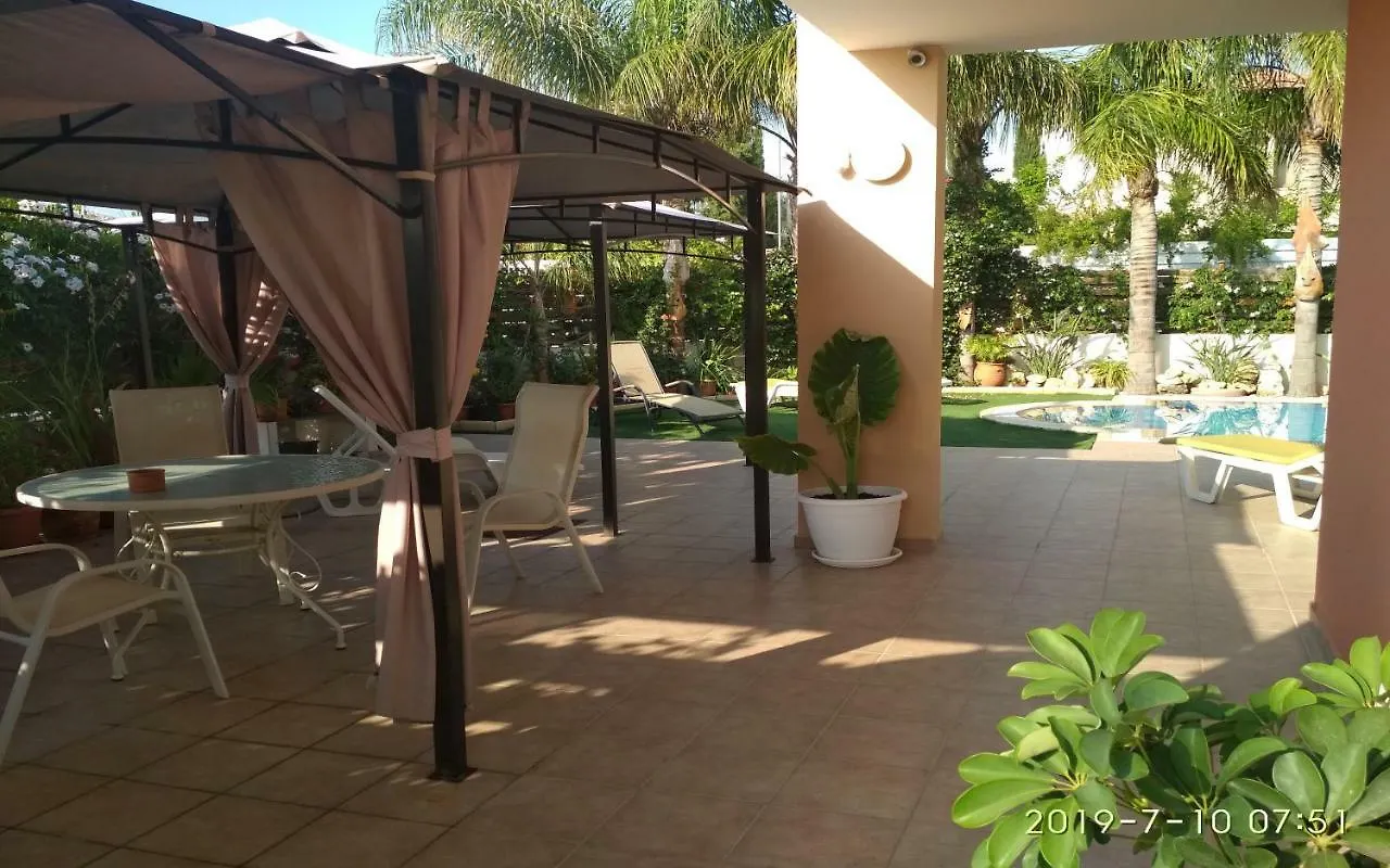 Villa Long Beach Garden Larnaca Cyprus